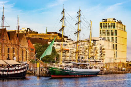 Segelschiff Alexander von Humboldt auf der Weser in der Bremer Altstadt