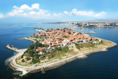 Luftansicht auf die Stadt Nessebar in Bulgarien