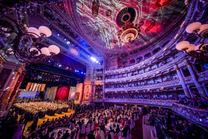 Volle Semper-Oper beim Semper-Opernball in Dresden