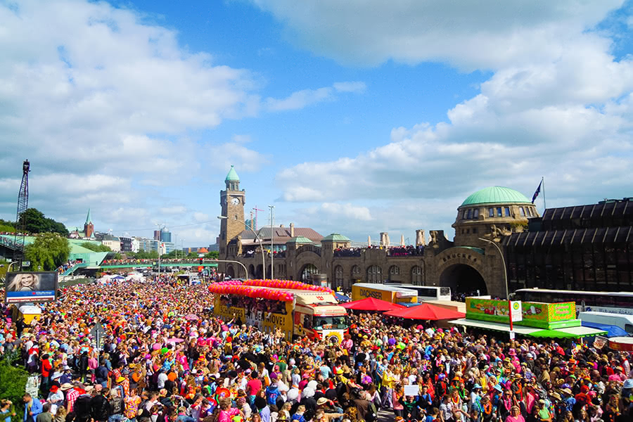 schlagerparty in Hamburg an den Landungsbrücken