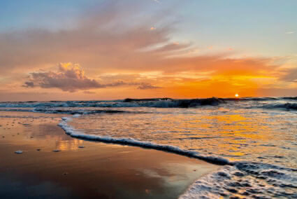 Strand bei Sonnenuntergang in Noordwijk